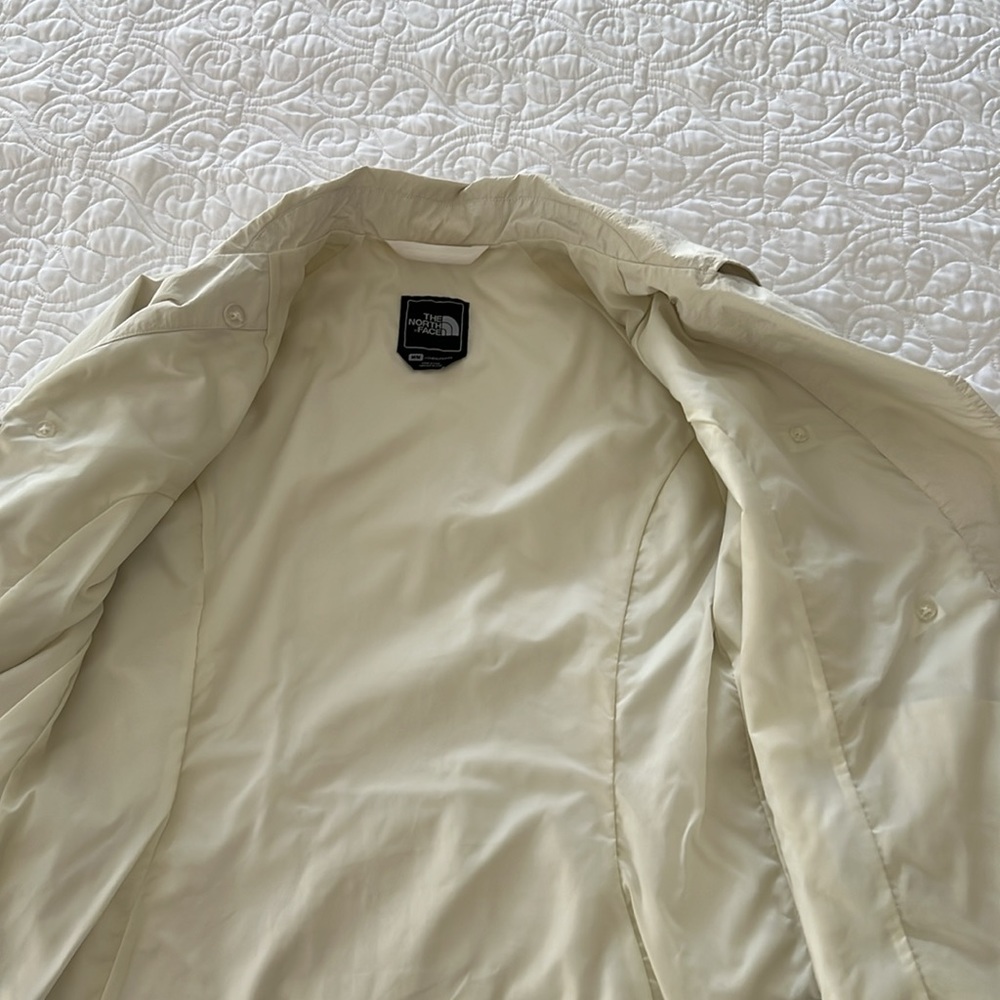 North Face lightweight nylon off white jacket - Picture 15 of 15